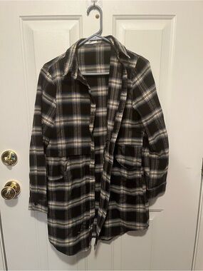 Plaid Open-Front Women's Shirt Jacket - Black & Cream